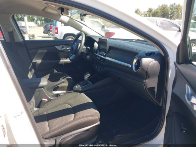 3KPF24AD3PE525875 KIA Forte Lxs