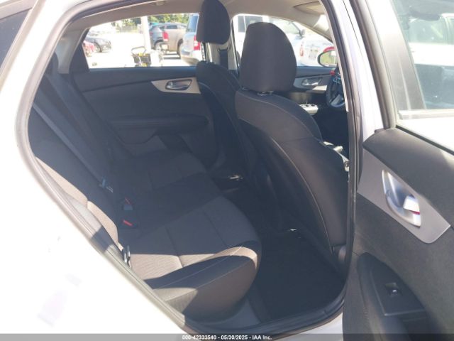3KPF24AD3PE525875 KIA Forte Lxs