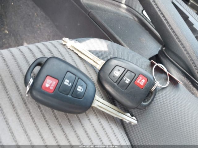 2T3ZFREV6FW204479 Toyota RAV4 LE