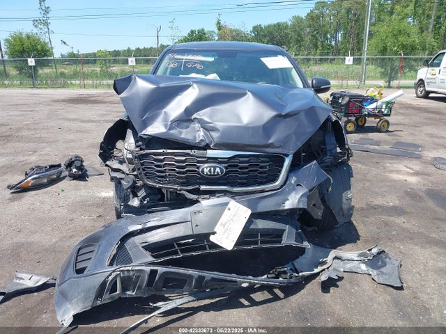 5XYPGDA59KG448942 KIA Sorento 3.3l Lx