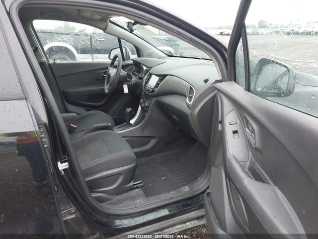 3GNCJKSB5HL260050 Chevrolet TRAX LS