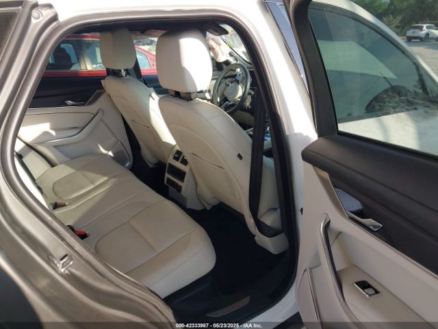 2023 JAGUAR F-PACE SADCJ2EX8PA708744 Photo 7