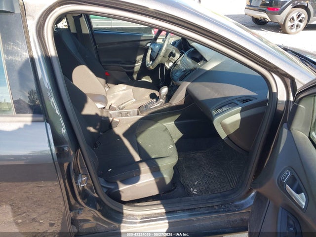 1FADP3F20JL254076 Ford FOCUS SE