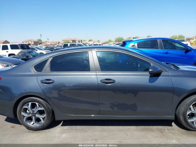 3KPF24AD8ME361843 KIA Forte Lxs