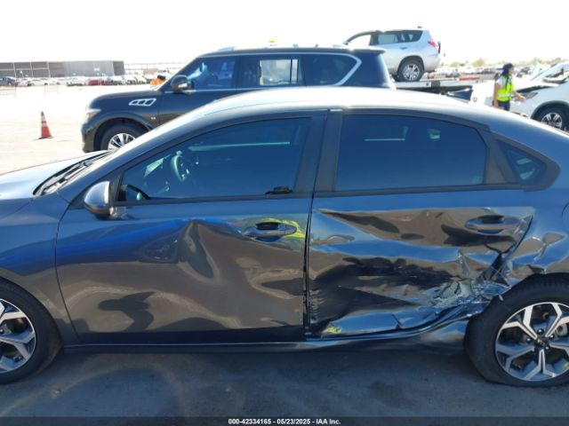 3KPF24AD8ME361843 KIA Forte Lxs