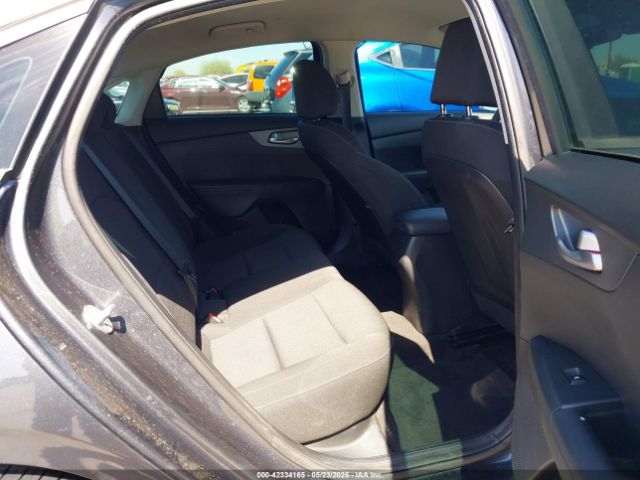 3KPF24AD8ME361843 KIA Forte Lxs