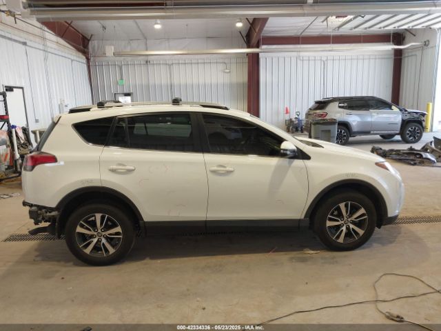 JTMRFREV6JD234720 Toyota Rav4 Xle