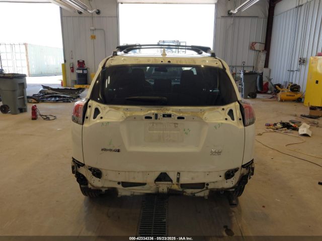 JTMRFREV6JD234720 Toyota Rav4 Xle