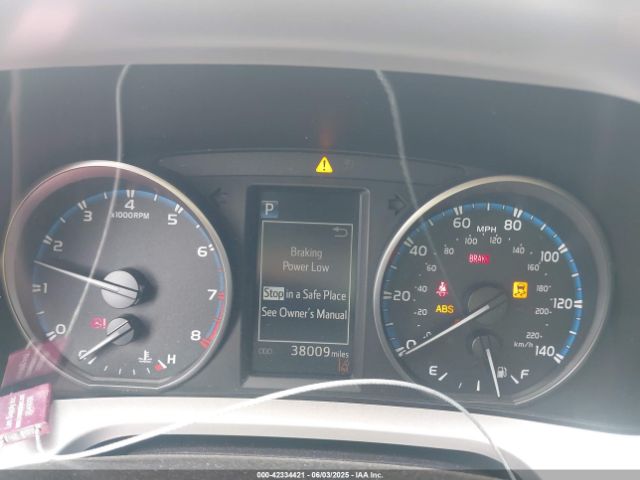 JTMZFREV8JJ728725 Toyota RAV4 LE