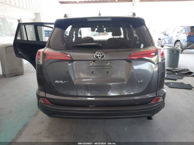JTMZFREV8JJ728725 Toyota RAV4 LE