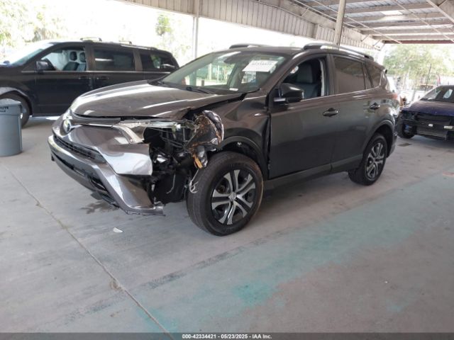 JTMZFREV8JJ728725 Toyota RAV4 LE