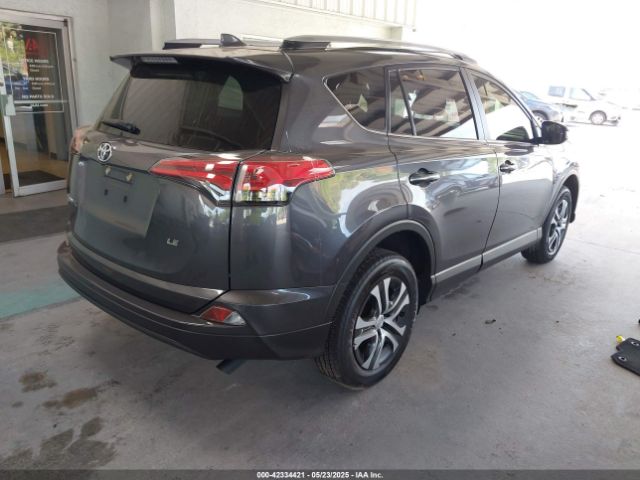 JTMZFREV8JJ728725 Toyota RAV4 LE