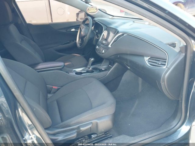 1G1ZD5ST5KF158102 Chevrolet MALIBU LT