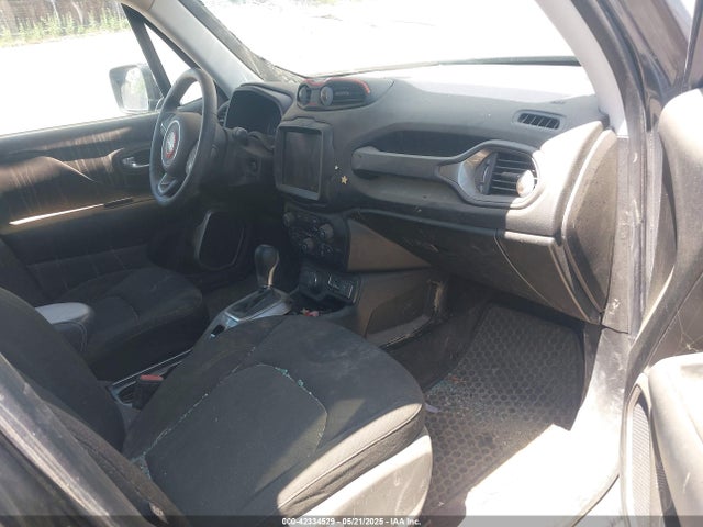 ZACNJDA14NPN81017 Jeep 2022