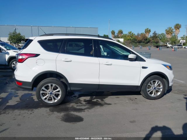 1FMCU0GD3JUC90153 Ford ESCAPE SE
