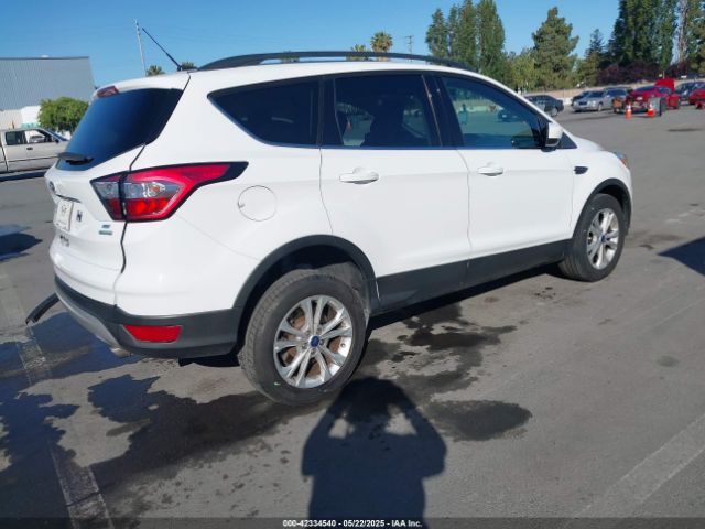 1FMCU0GD3JUC90153 Ford ESCAPE SE