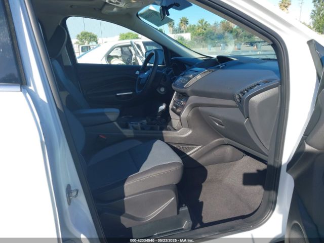 1FMCU0GD3JUC90153 Ford ESCAPE SE