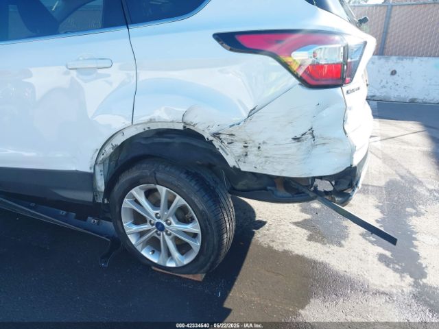 1FMCU0GD3JUC90153 Ford ESCAPE SE