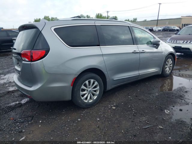 2018 CHRYSLER PACIFICA 2C4RC1BG3JR356075 Photo 3
