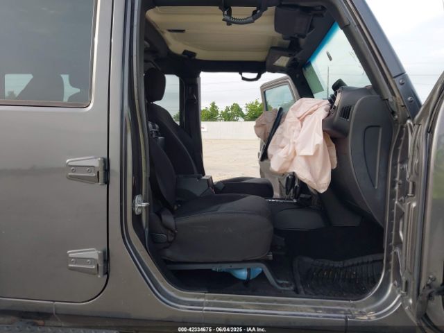 2016 JEEP WRANGLER UNLIMITED 1C4BJWDG7GL335586 Photo 4