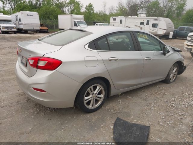 2018 CHEVROLET CRUZE 1G1BE5SM9J7209732 Photo 3