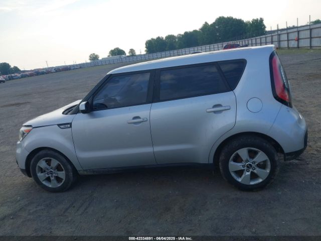 KNDJN2A22H7482927 KIA Soul