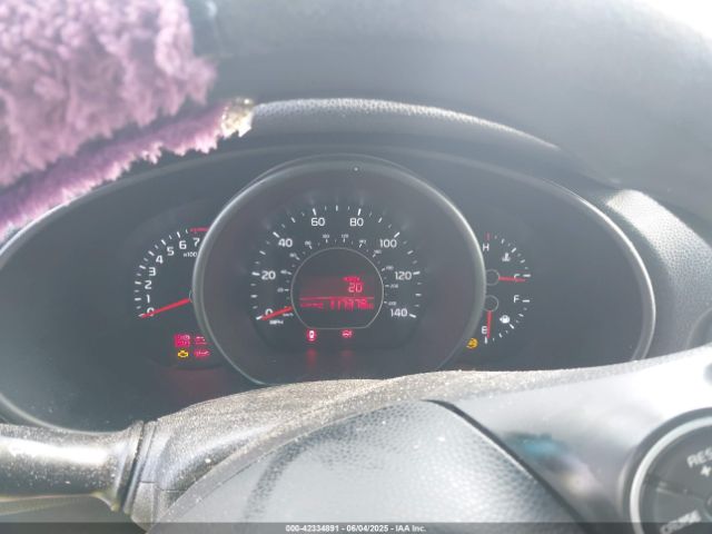 KNDJN2A22H7482927 KIA Soul