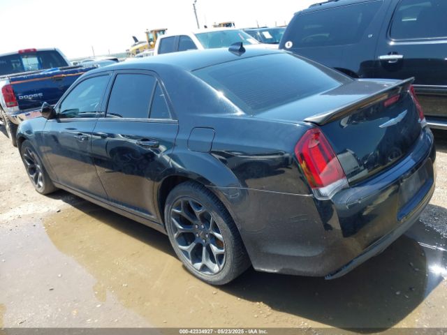2019 CHRYSLER 300 2C3CCABGXKH628784 Photo 2