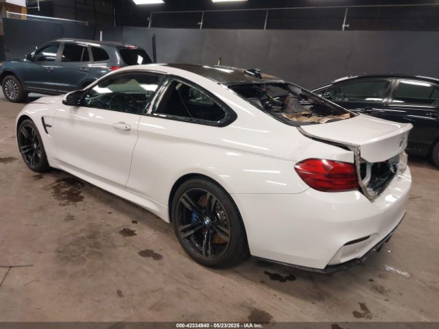 2015 BMW M4 WBS3R9C5XFK334847 Photo 2