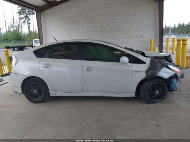 JTDKN3DUXE1739323 Toyota Prius Three