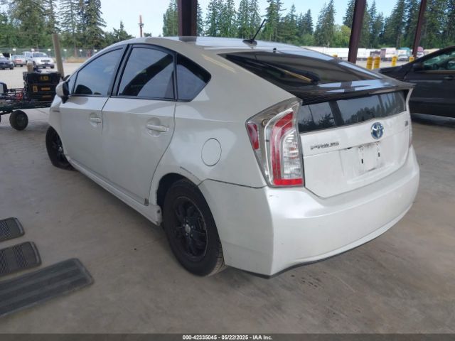 JTDKN3DUXE1739323 Toyota Prius Three