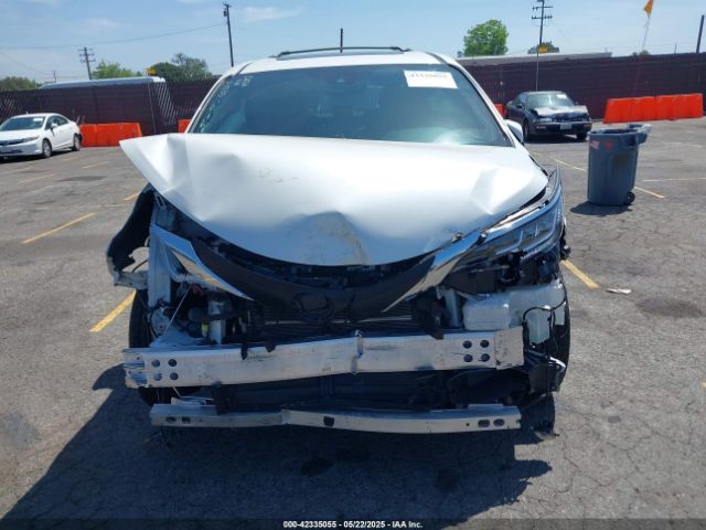 5TDJRKEC8MS032240 Toyota SIENNA XLE