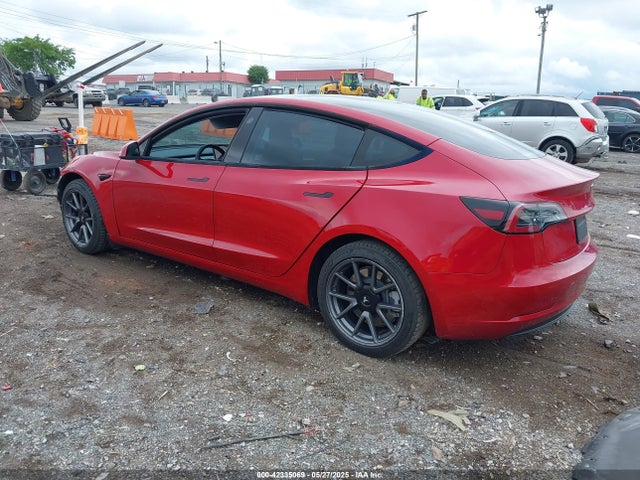 2021 TESLA MODEL 3 5YJ3E1EB2MF061663 Photo 2