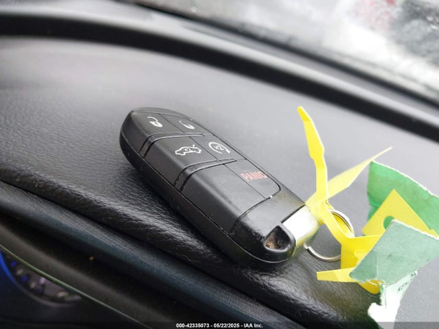 1C3CCCDG9FN665041 Chrysler 200 S