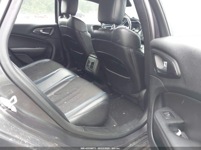 1C3CCCDG9FN665041 Chrysler 200 S