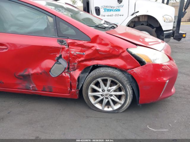 JTDZN3EU8E3320808 Toyota Prius V Five