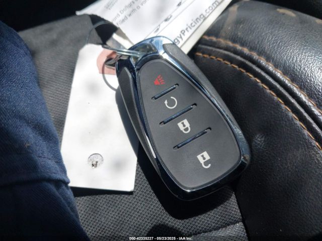 KL7CJPSB5KB943555 Chevrolet Trax Lt