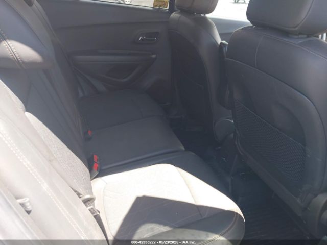 KL7CJPSB5KB943555 Chevrolet Trax Lt