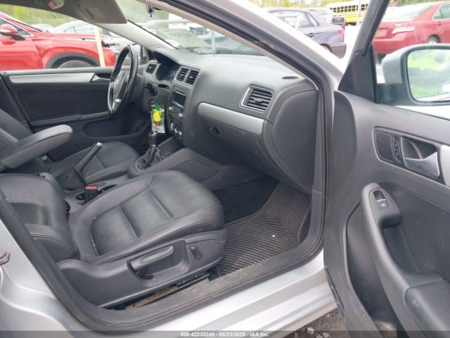 3VWB07AJ4EM259651 Volkswagen Jetta 1.8t Se