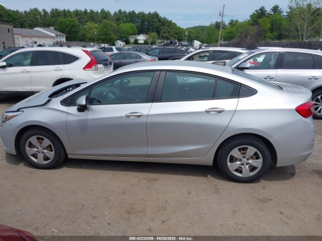 1G1BC5SM2J7120252 Chevrolet Cruze Ls Auto