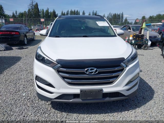 KM8J3CA20GU146880 Hyundai Tucson Limited