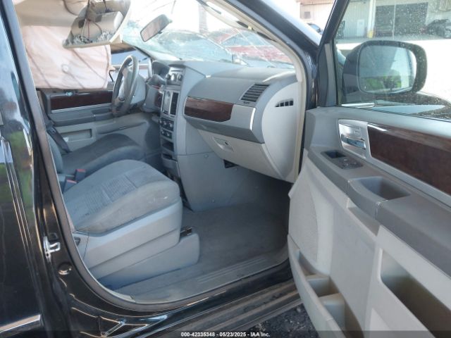 2010 CHRYSLER TOWN & COUNTRY 2A4RR5D15AR249635 Photo 4