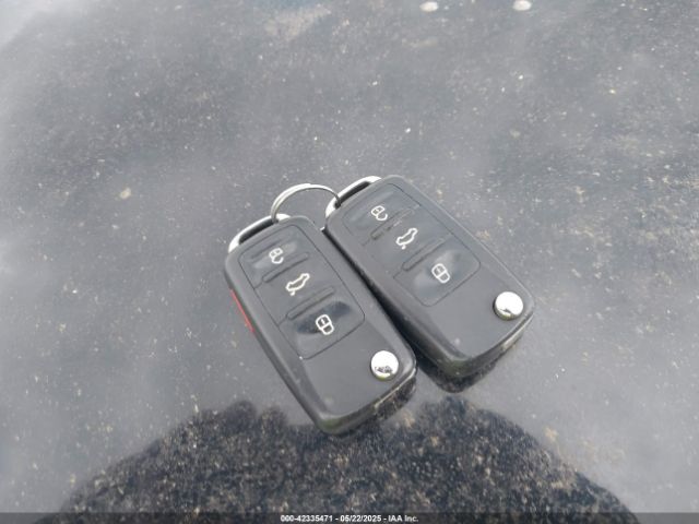 1VWAT7A39GC028396 Volkswagen Passat 1.8t S