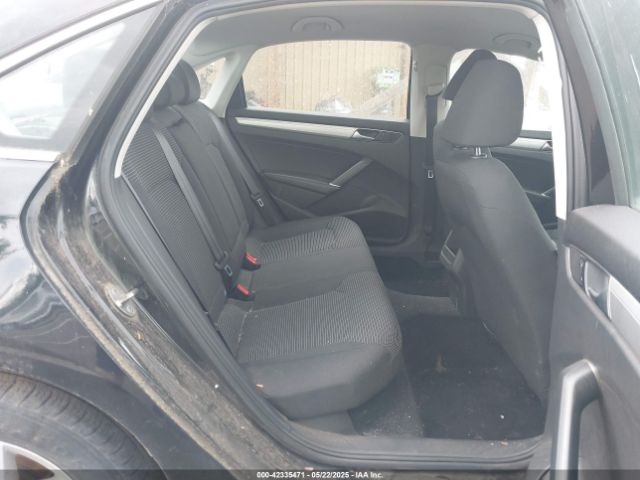 1VWAT7A39GC028396 Volkswagen Passat 1.8t S