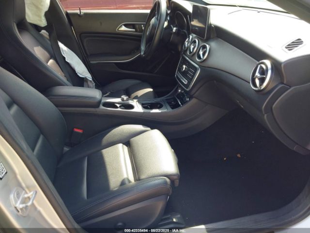 2018 MERCEDES-BENZ CLA 250 WDDSJ4EB4JN586221 Photo 4