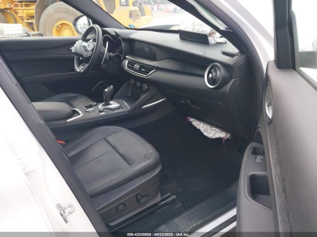 2023 ALFA ROMEO STELVIO ZASPAJAN1P7D53724 Photo 4