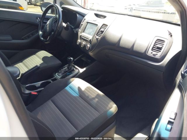 3KPFL4A78JE263205 KIA FORTE S
