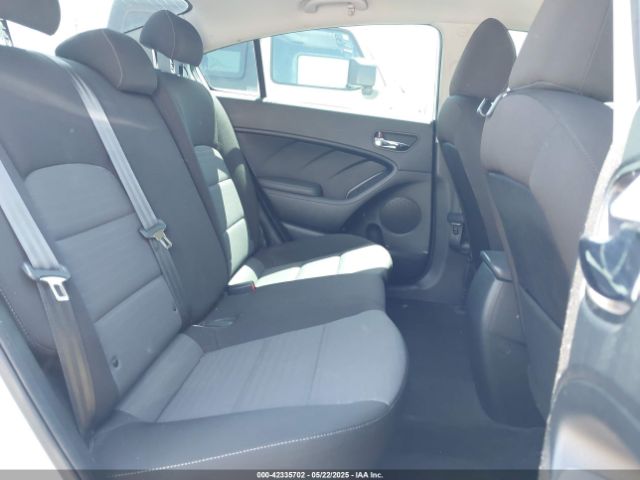 3KPFL4A78JE263205 KIA FORTE S