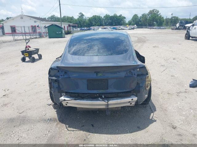 5YJ3E1EBXKF407245 Tesla 2019
