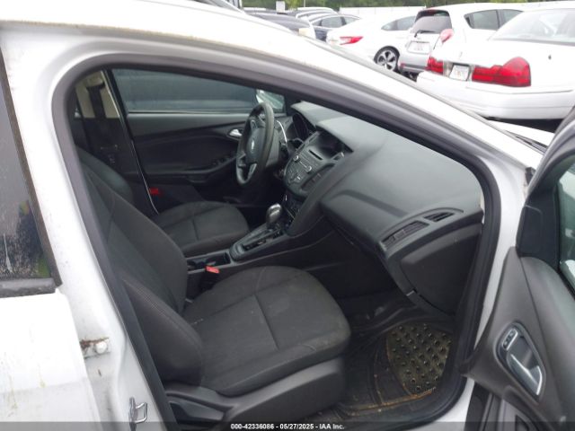 1FADP3F20GL298068 Ford FOCUS SE